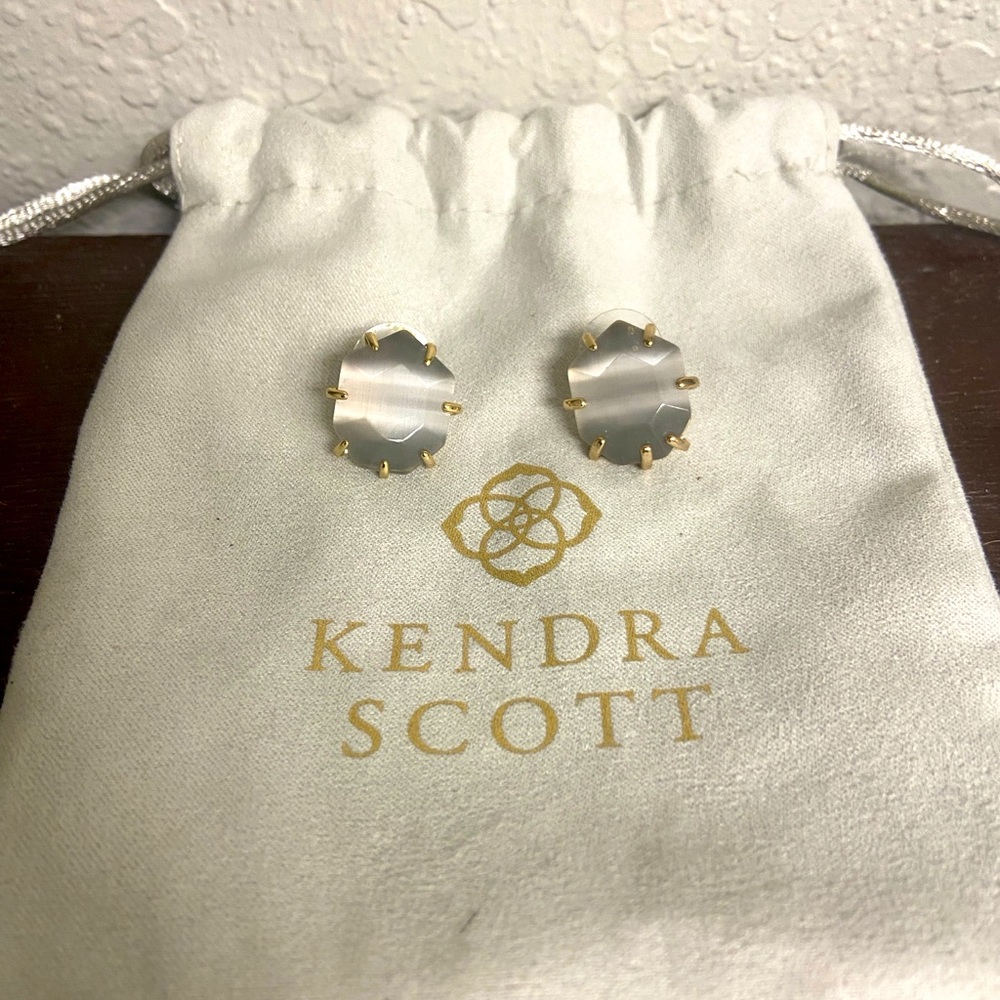 Kendra Scott large stone studs
